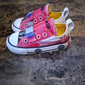 Converse toddler firetruck sneakers size 6